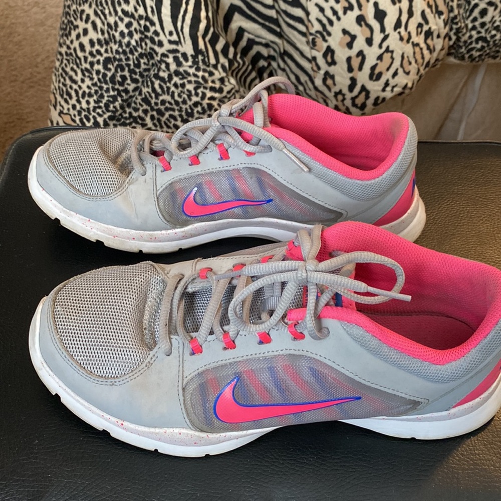 Nike - Picture 5 of 8